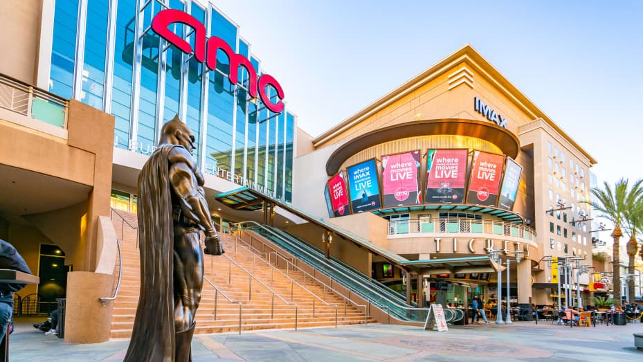 AMC in Advanced Talks to Refinance Debt as Meme-Stock Luster Fades