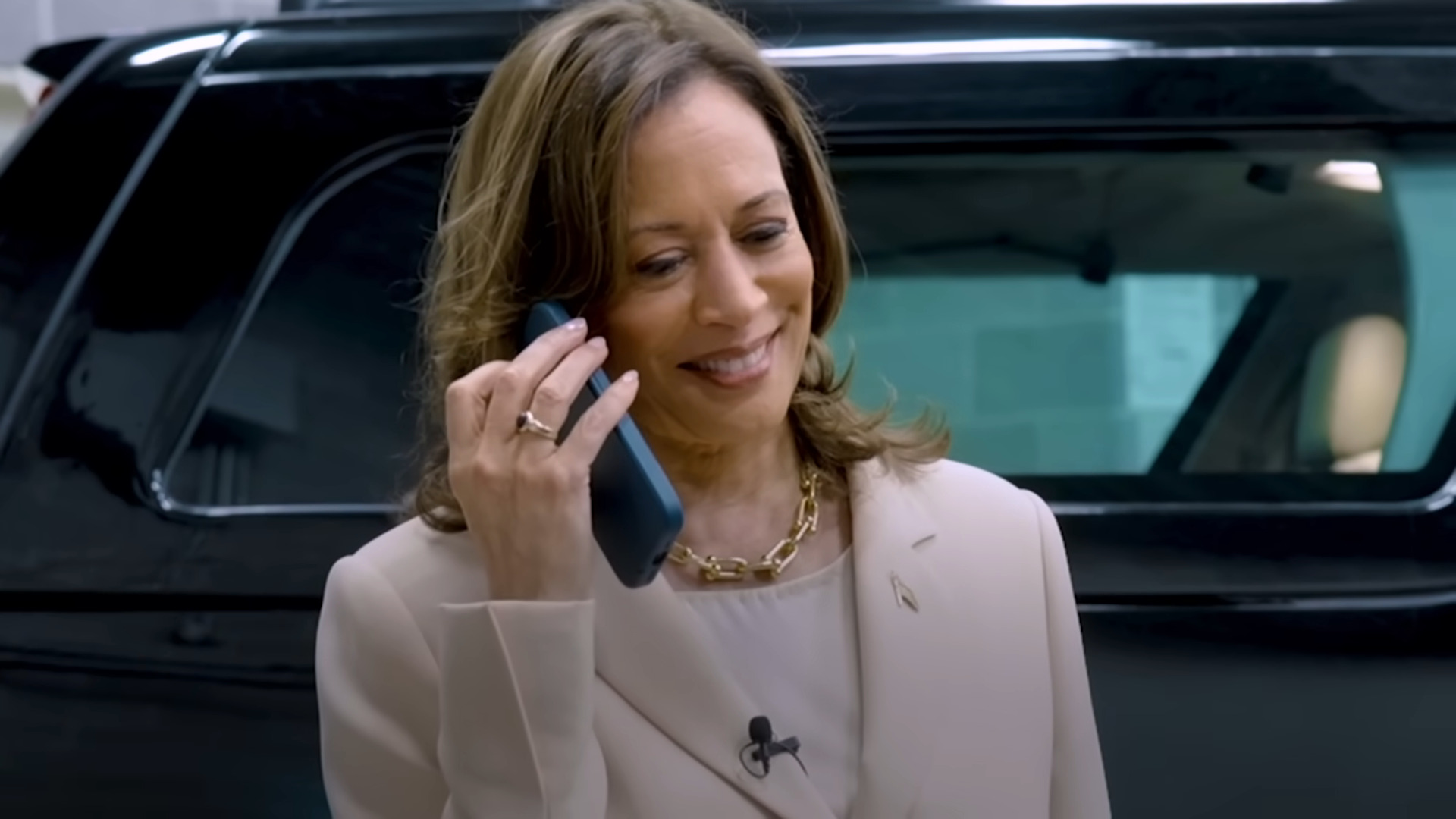 Barack and Michelle Obama Endorse Kamala Harris for President