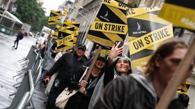 SAG-AFTRA & Studios Negotiations to Continue; Talks Proceeding “Calmly”