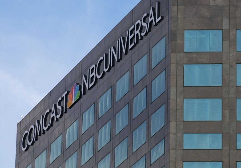 Comcast tops expectations as it squeezes out a small gain in broadband subscribers