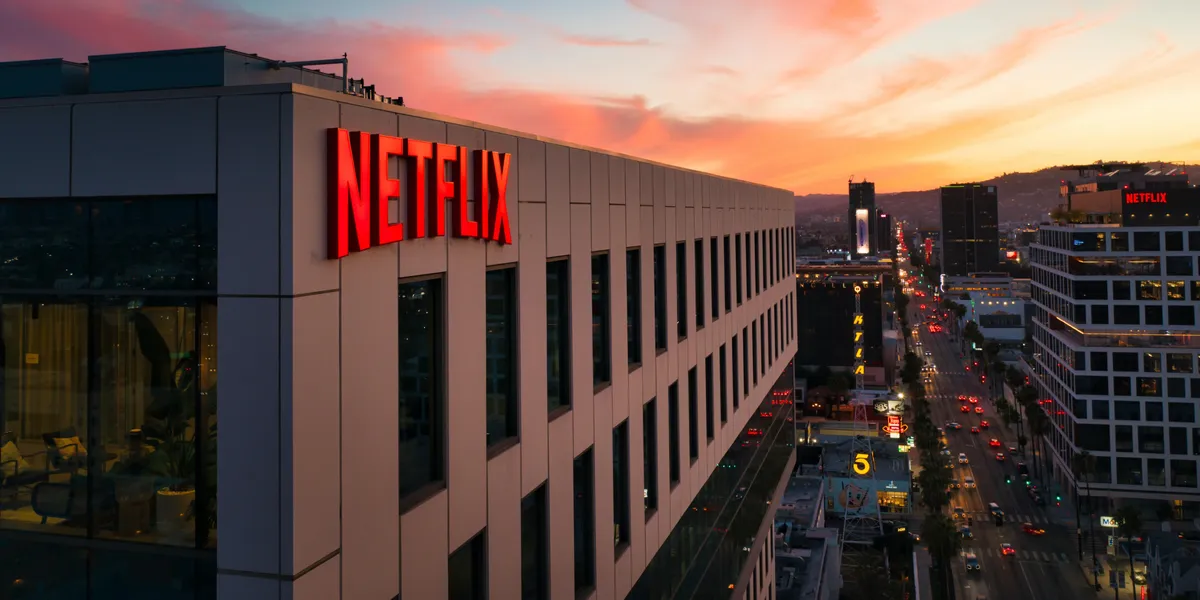 Wall Street Selling Netflix as Moviegoing Surges