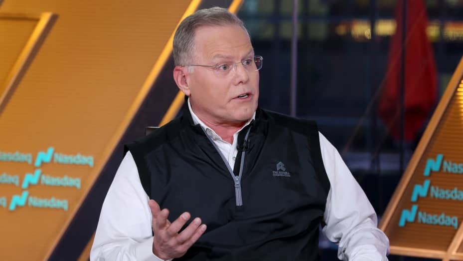 Warner Bros. Discovery Stock Sinks 19% as Ad Revenue Falls, Zaslav Warns of ‘Generational Disruption’