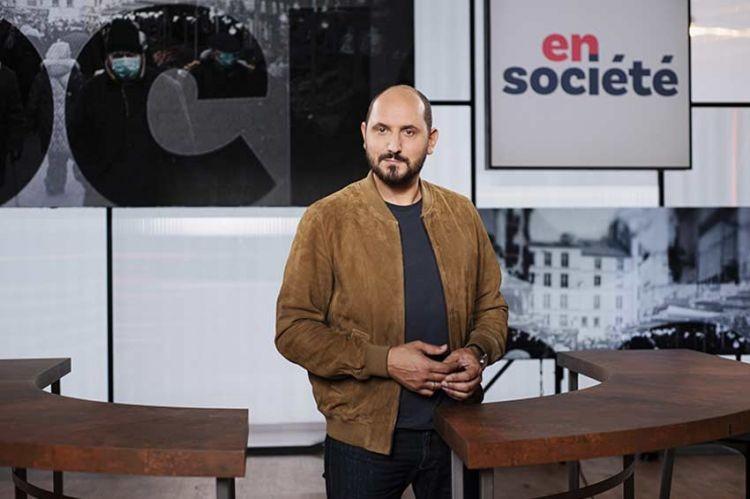 En société